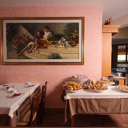 Hotel Ristorante La Bilancia Loreto Aprutino Exterior foto